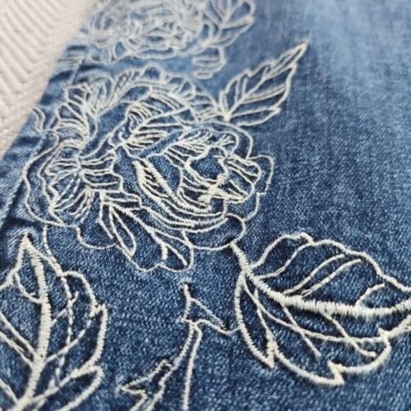 Lane Bryant Jeans 22 Girlfriend Crop Mid-rise Flex Magic Blue Stretch Denim NWT - Picture 9 of 16
